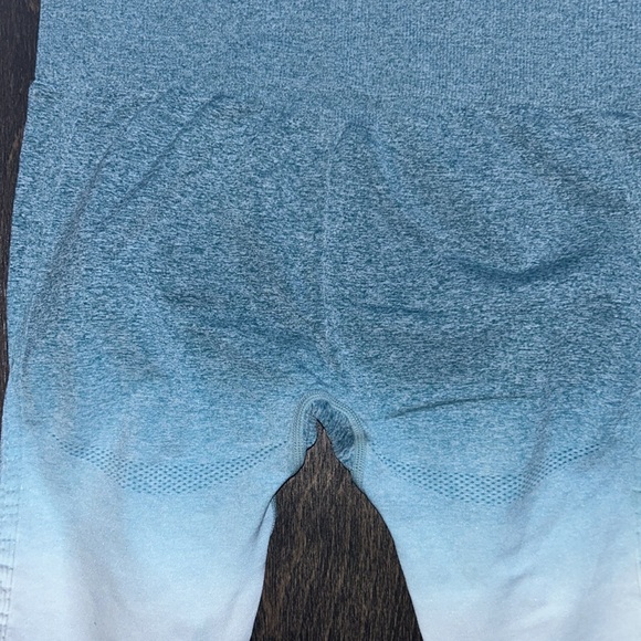 Gymshark blue ombre seamless bra and legging set - Picture 5 of 5